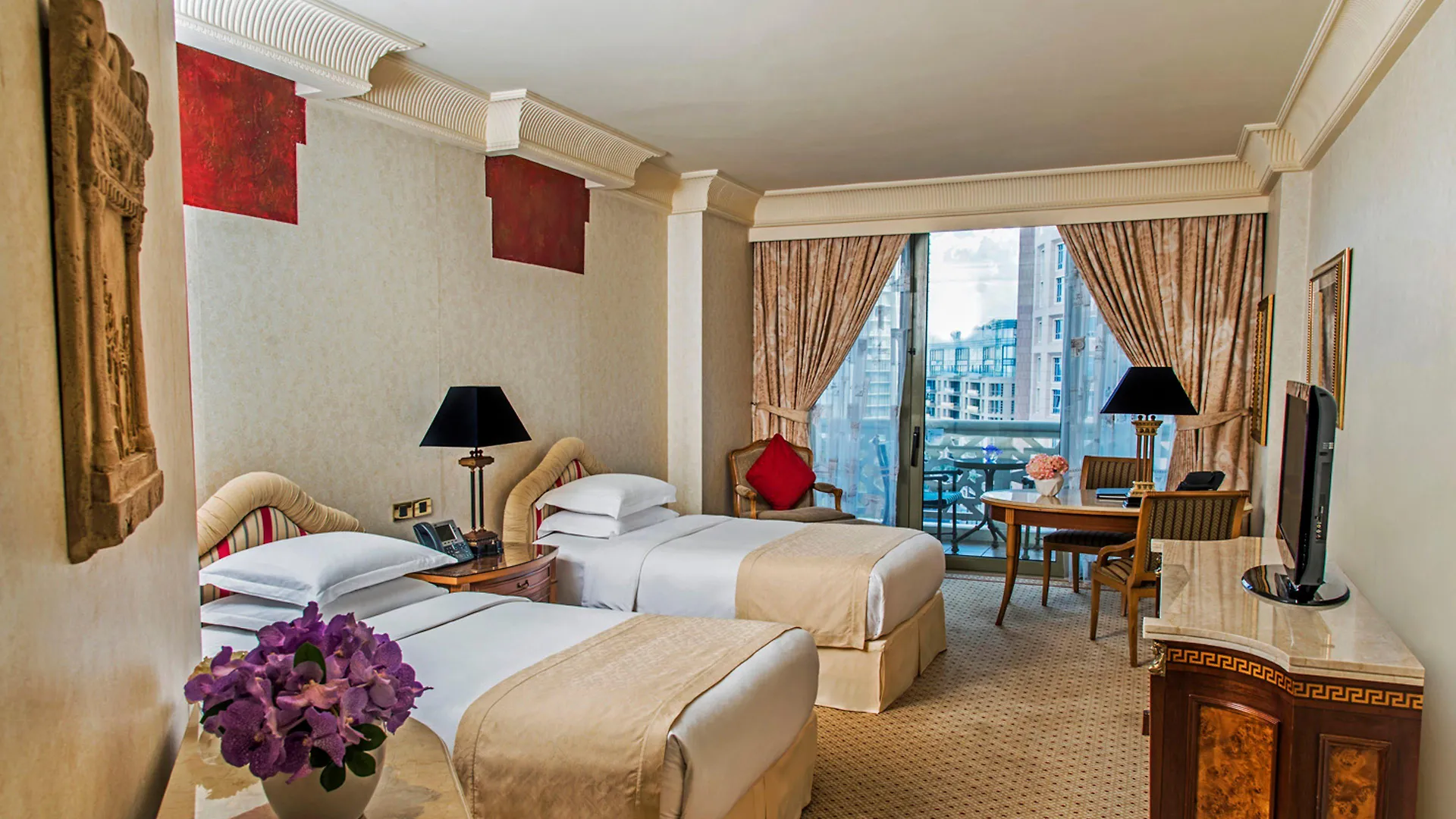 Intercontinental Phoenicia Beirut, An Ihg Hotel Resort Beirut