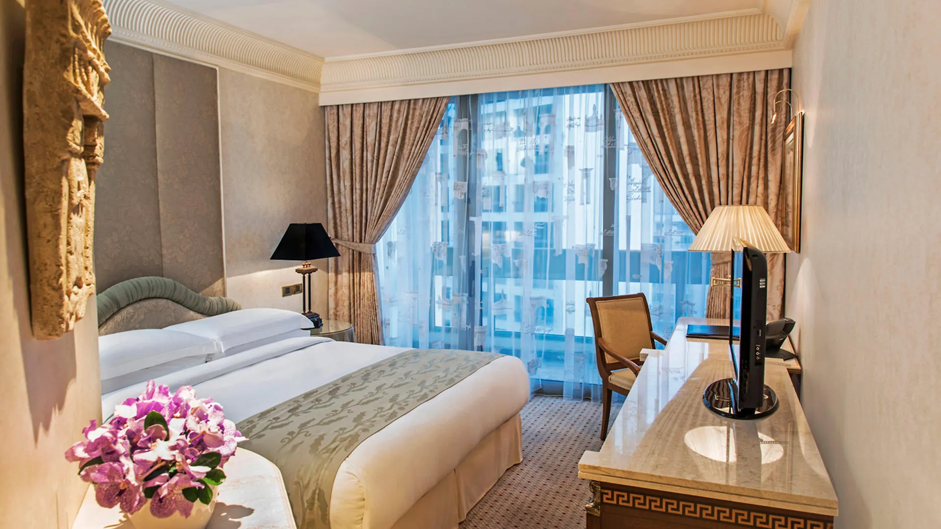Intercontinental Phoenicia Beirut By Ihg 5*,  Libanon