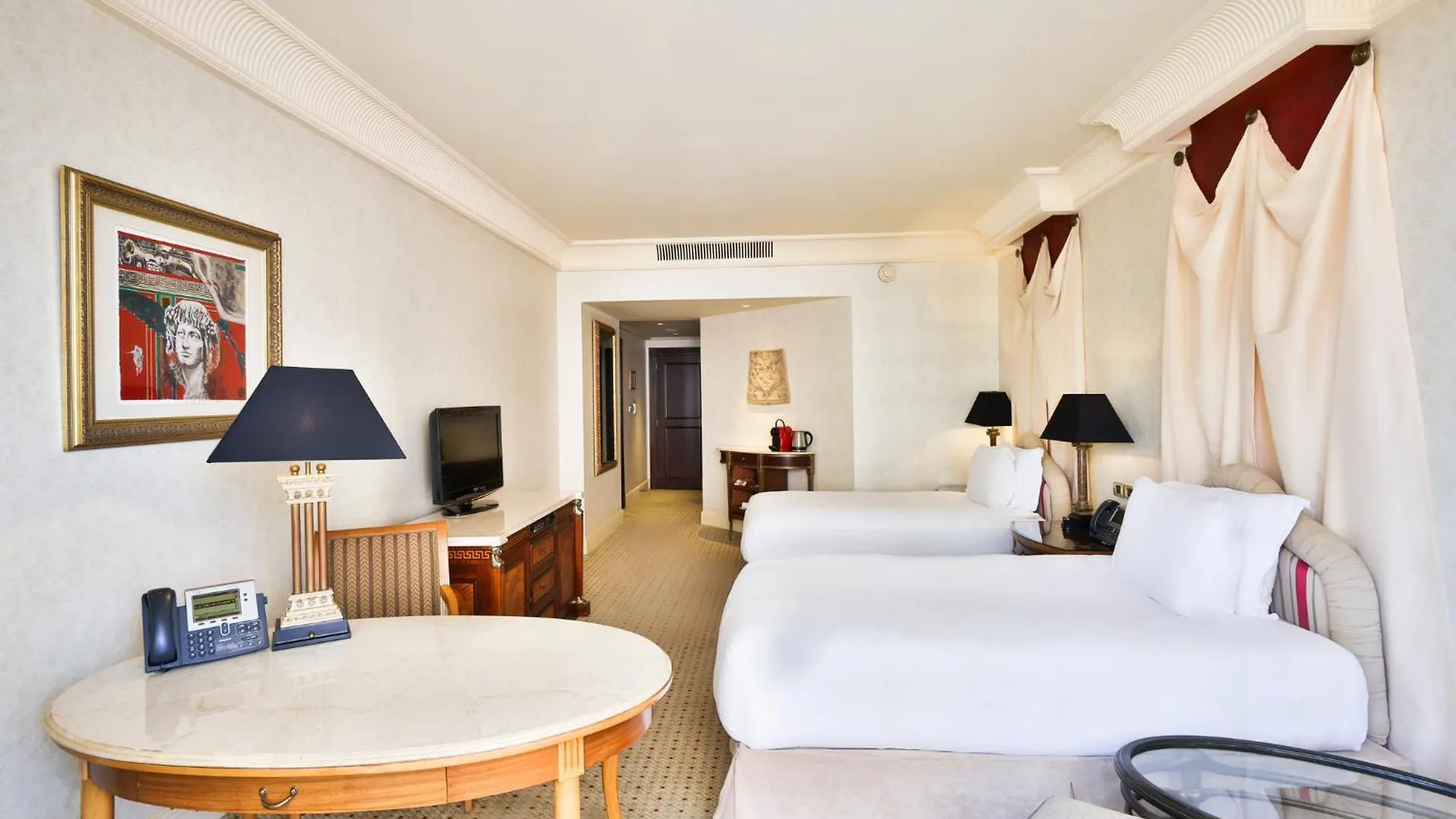 Semesteranläggning (resort) Intercontinental Phoenicia Beirut By Ihg